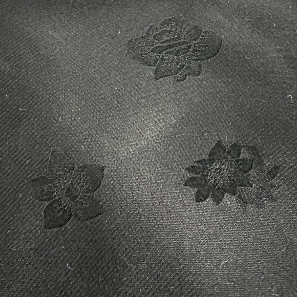 ECHO black damask 100% silk opera length scarf // soirée shoulder wrap - Picture 5 of 7